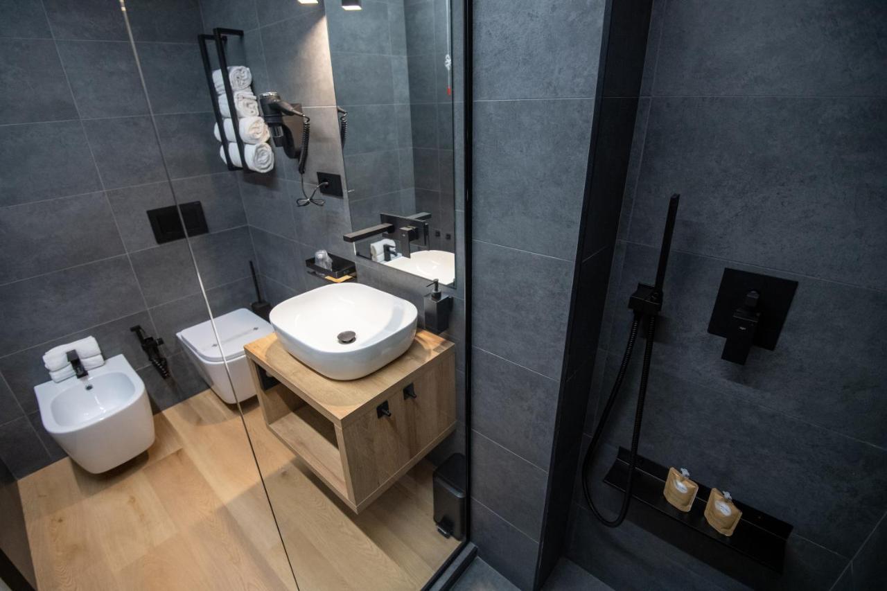 Contemporaneamente 147 - Modern & Comfort Rooms Барі Екстер'єр фото