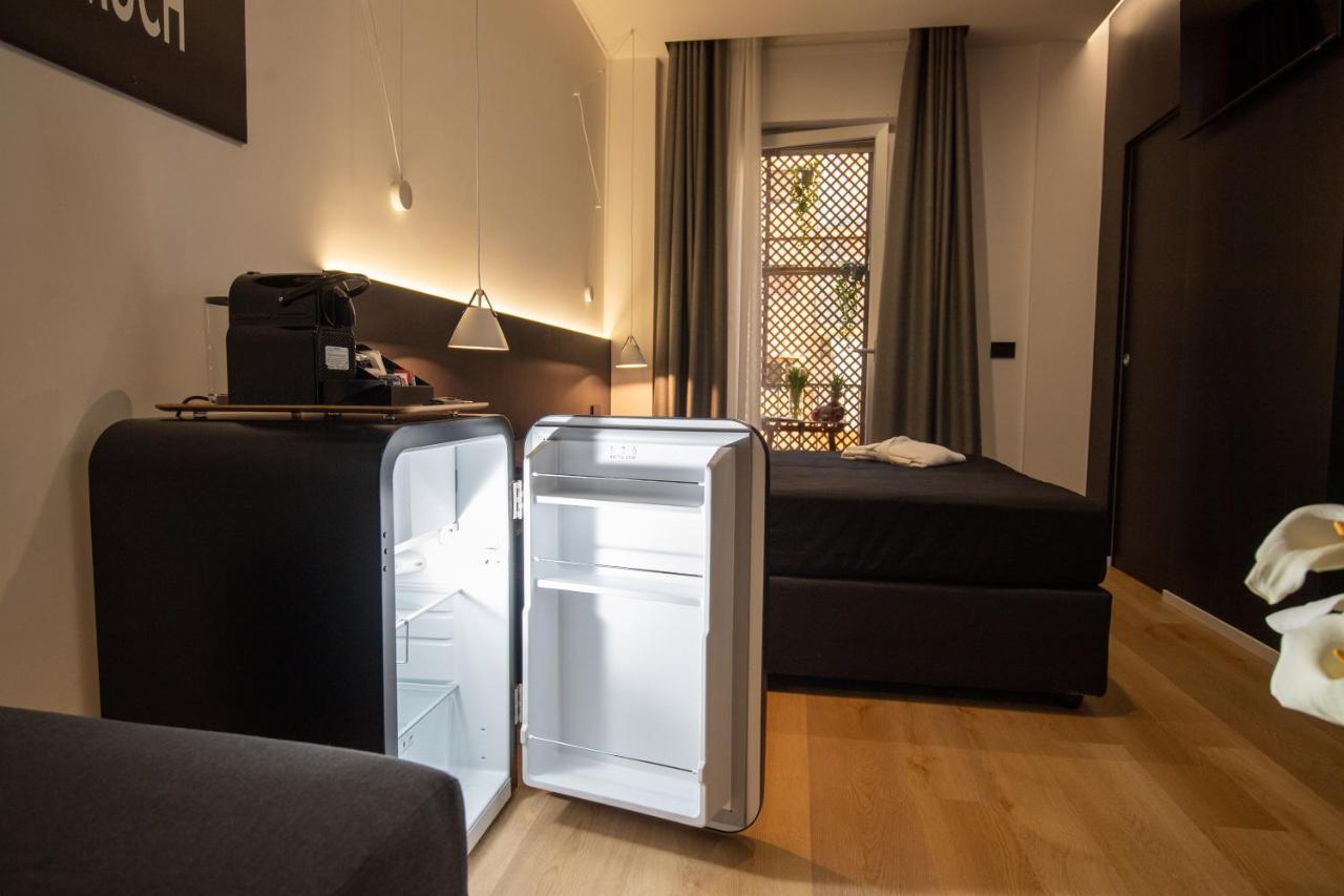 Contemporaneamente 147 - Modern & Comfort Rooms Барі Екстер'єр фото