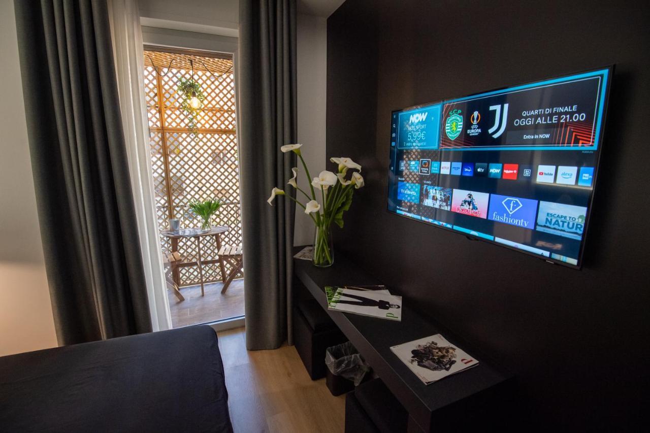 Contemporaneamente 147 - Modern & Comfort Rooms Барі Екстер'єр фото