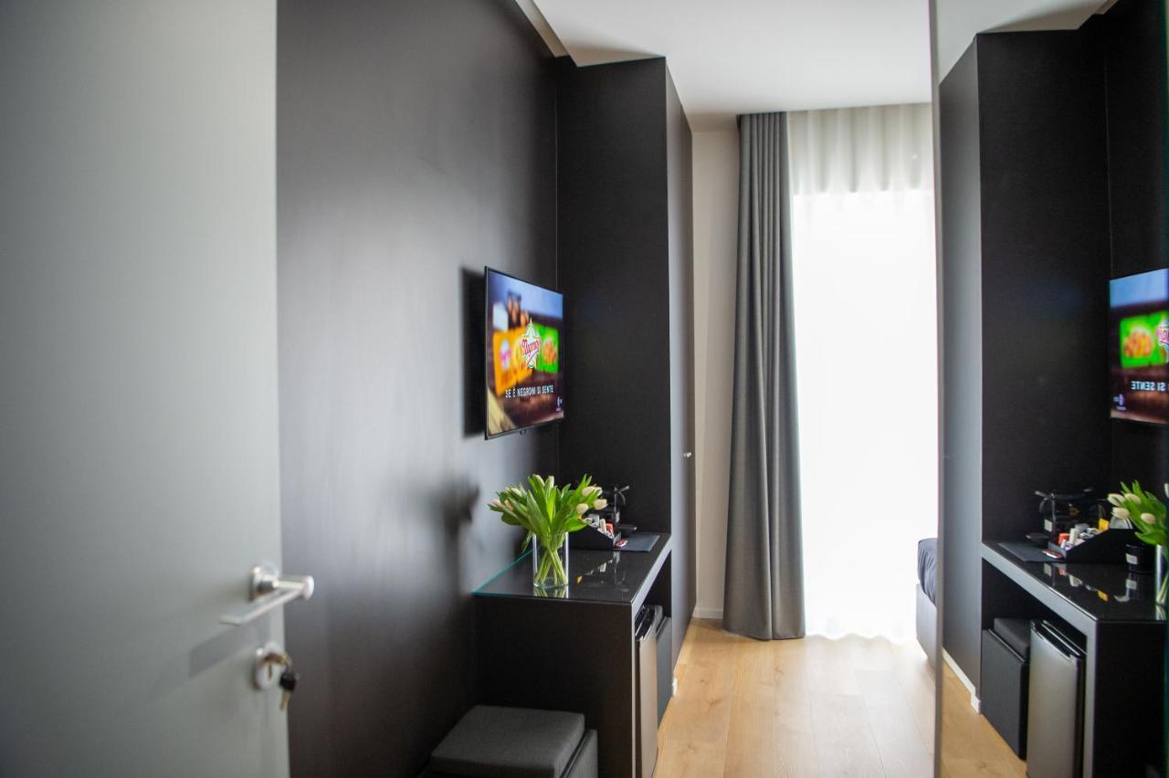 Contemporaneamente 147 - Modern & Comfort Rooms Барі Екстер'єр фото