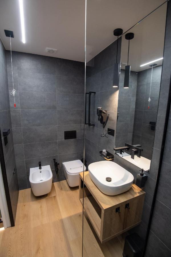 Contemporaneamente 147 - Modern & Comfort Rooms Барі Екстер'єр фото