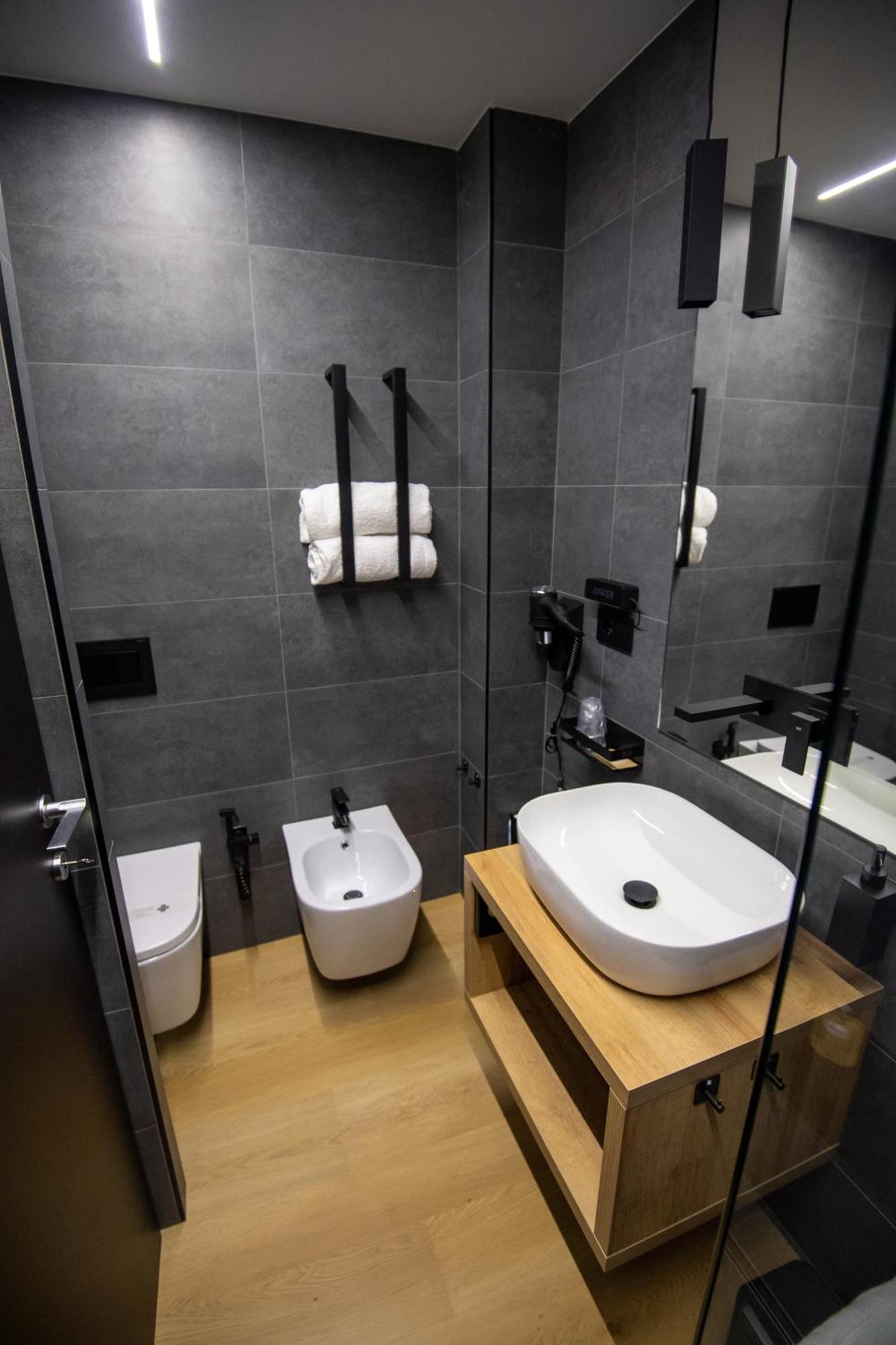 Contemporaneamente 147 - Modern & Comfort Rooms Барі Екстер'єр фото